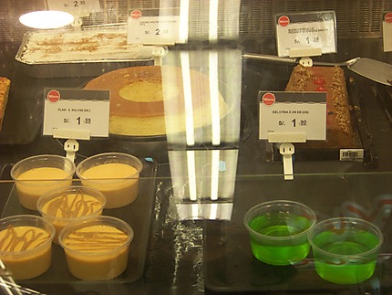 Desserts vendus au supermarché Wong