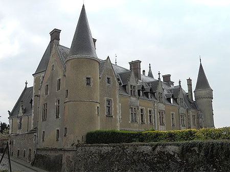 Château de Beaumont, à Beaumont-les Autels Château de Beaumont, à Beaumont-les Autels