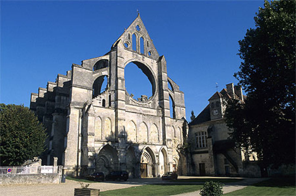 Ruines de l'abbatiale, Longpont