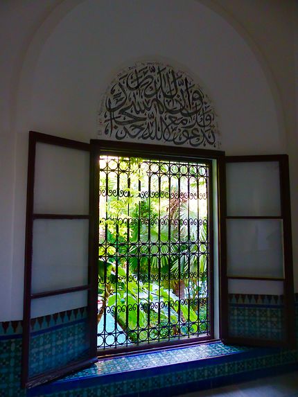 Fenêtre et arabesques, Mosquée de Paris