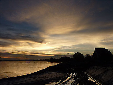 Vientiane, coucher de soleil sur le Mekong