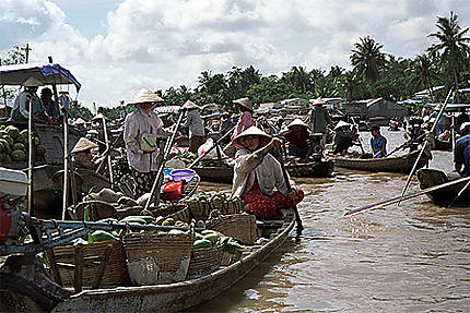 Marché flottant de Phong Dien