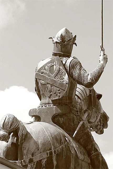 Dinan - Statue de Bertrand Du Guesclin