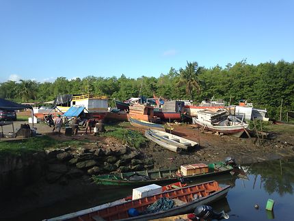 Les bateaux de pêche de Cayenne
