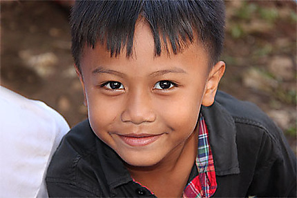 Petit garçon à Bali-Indonésie