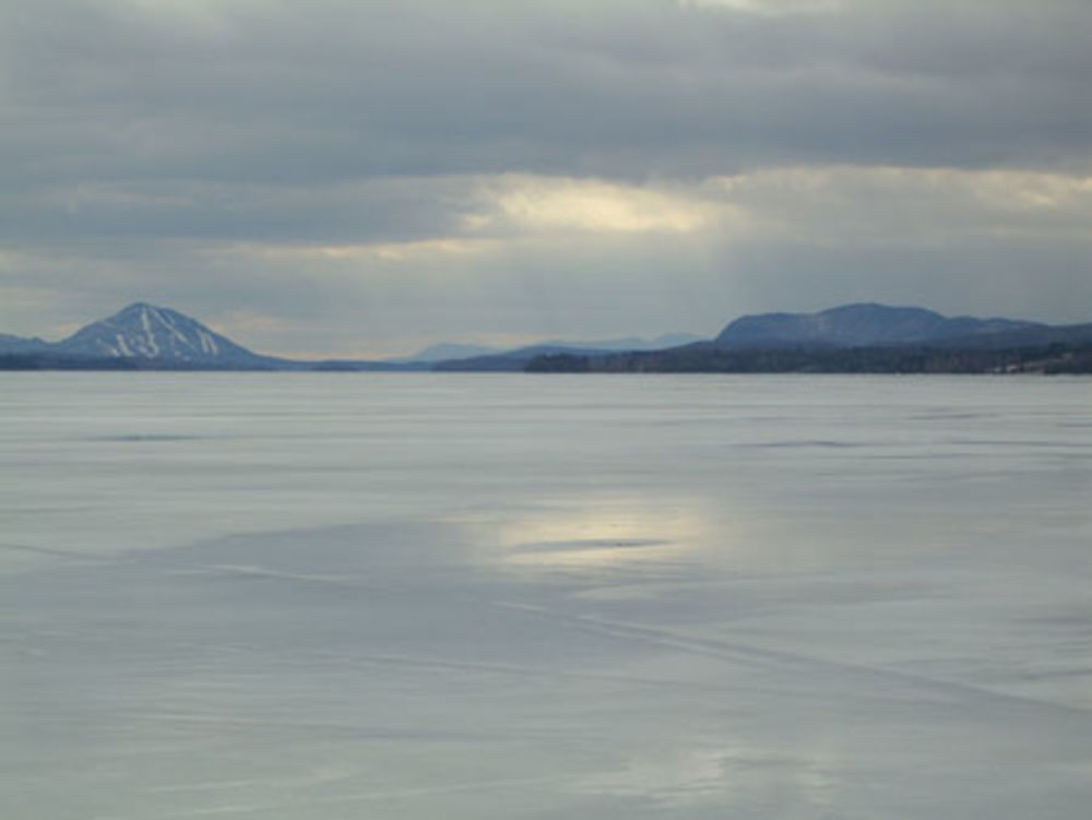 Le lac Memphremagog gelé