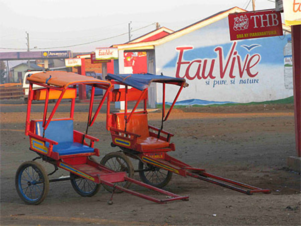 Pousse-Pousse à la gare routière d'Antsirabe