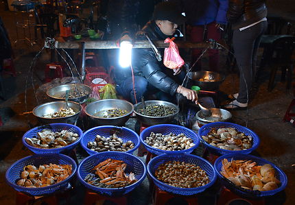 Street-food nocturne à Dalat, Vietnam