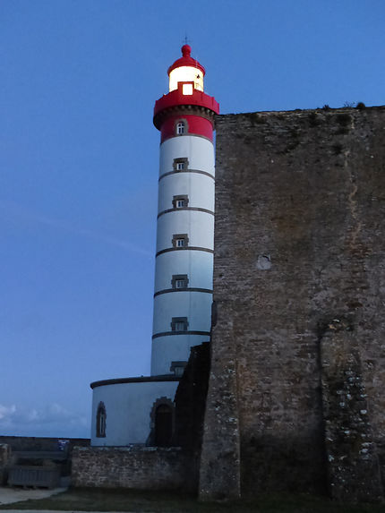 Le phare de la pointe de Saint-Mathieu