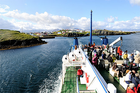 Ferry quittant Stykkisholmur Ferry quittant Stykkisholmur