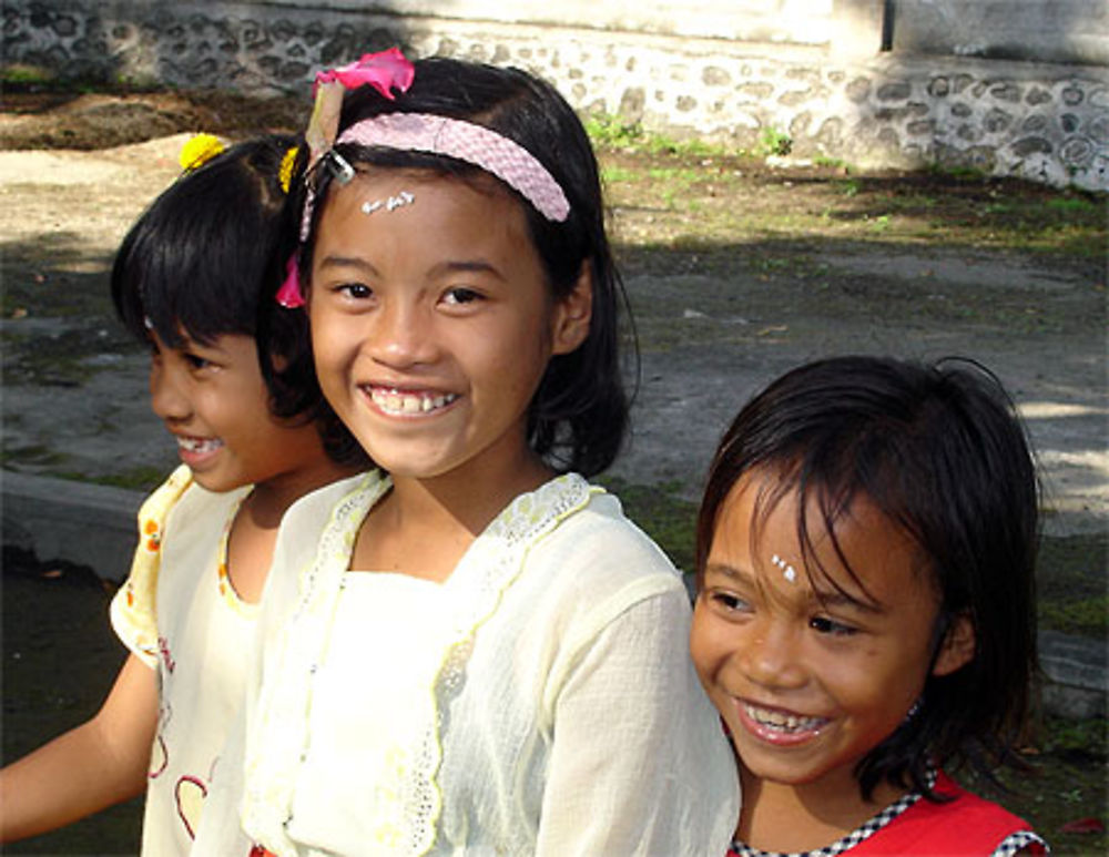 Visages d'enfants à Suranadi