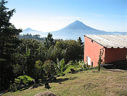 Vue sur le volcan Atitlan