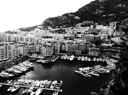 Monaco vu depuis le musée océanographique 
