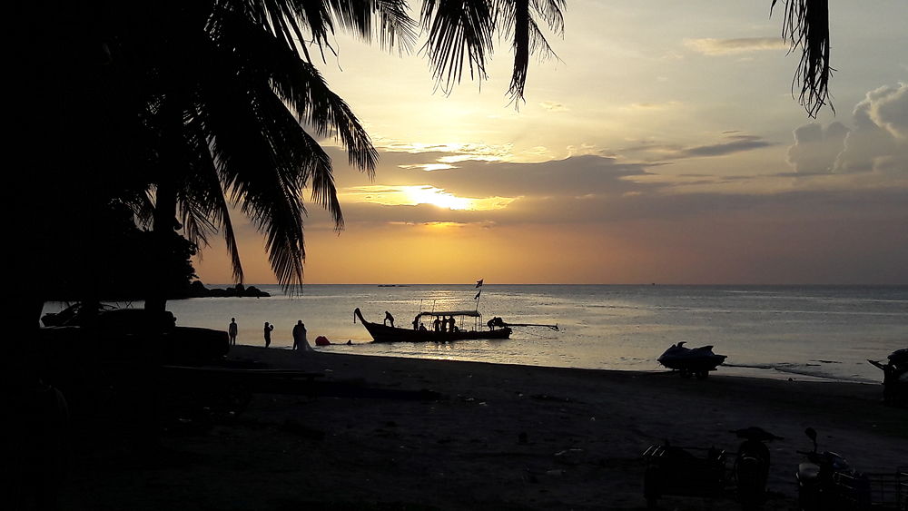 Coucher de soleil dans la baie de Kamala