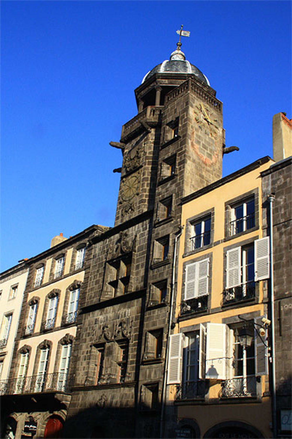 La Tour de l'Horloge vue du cions des Taules