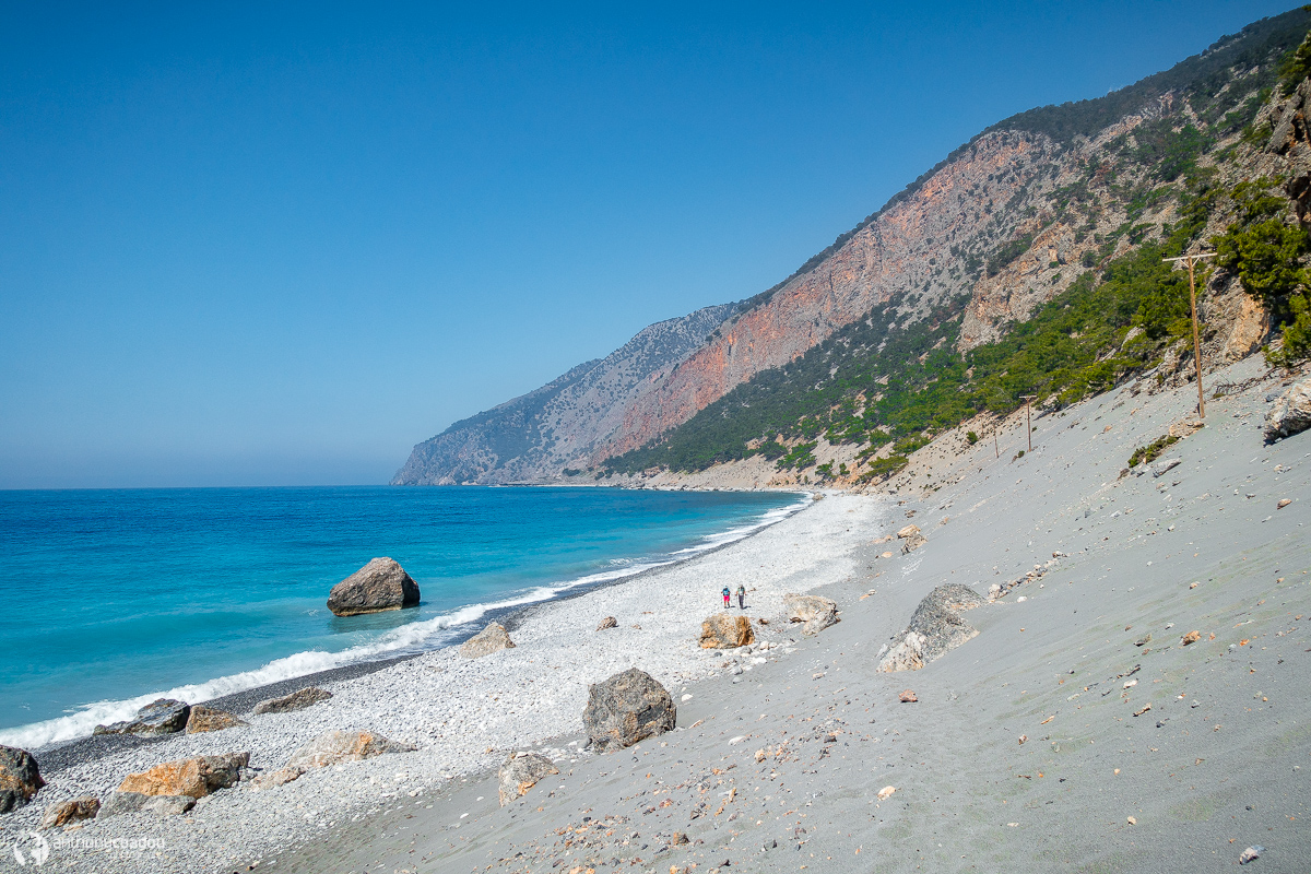 Sur la plage vers Agia Rouméli Sur la plage vers Agia Rouméli