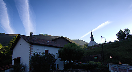 Eglise d'Esterençuby au petit matin