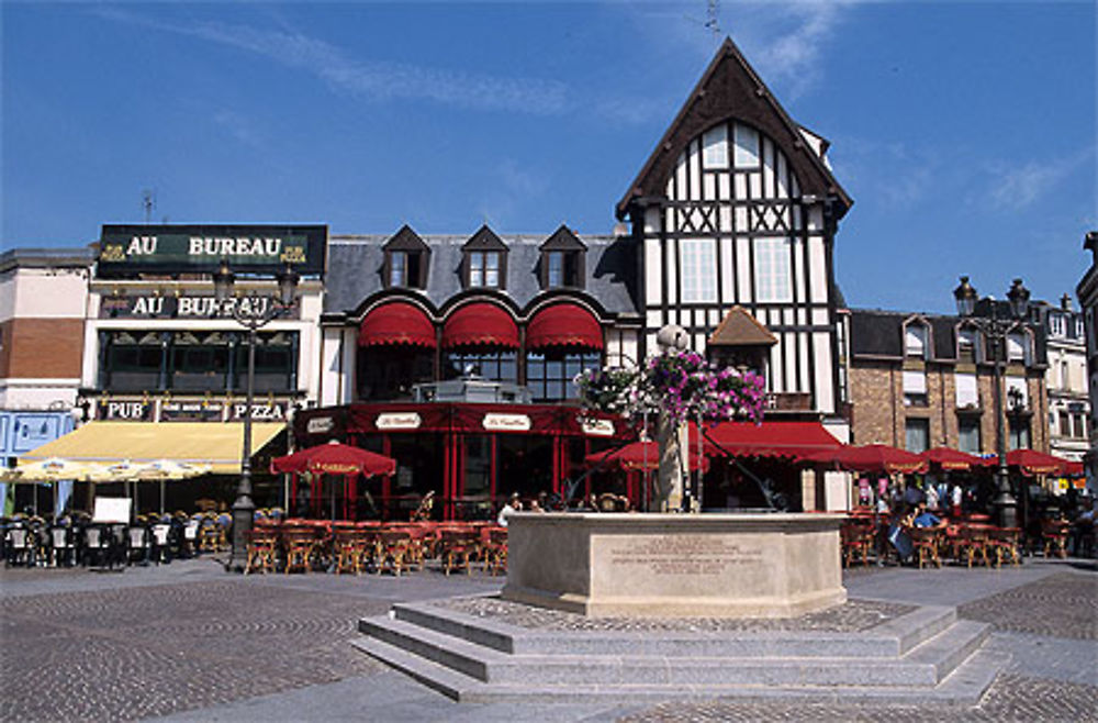 Fontaine, place San Lorenzo, St-Quentin