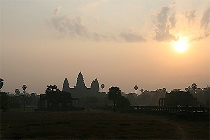 Angkor Wat sous la brume