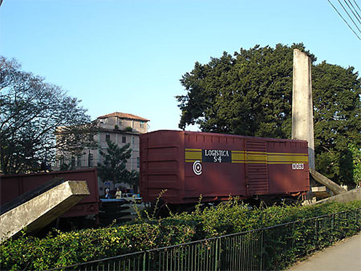 El Tren blindado (monument au Train blindé) - Vittorio Carlucci