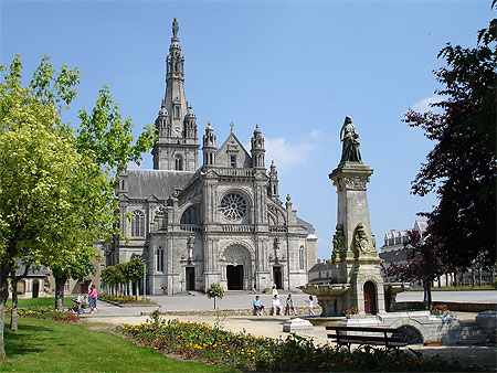 Sanctuaire de Sainte Anne d'Auray Sanctuaire de Sainte Anne d'Auray