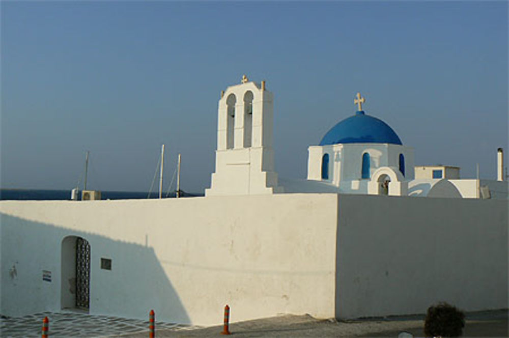 Paros. Eglise a Naoussa