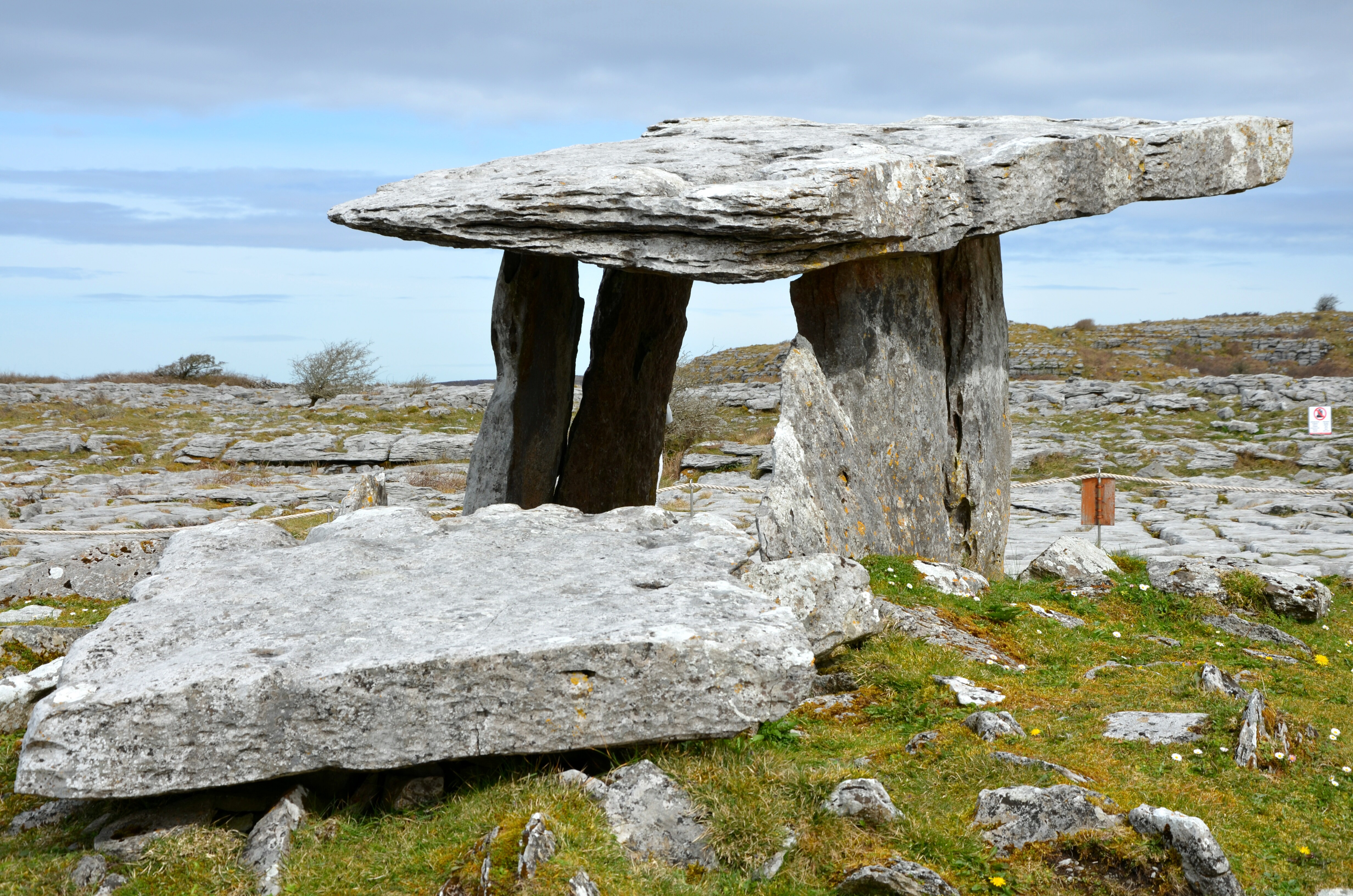 Dolmen de Poulnabrone Dolmen de Poulnabrone