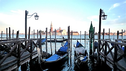 Voir les gondoles à Venise
