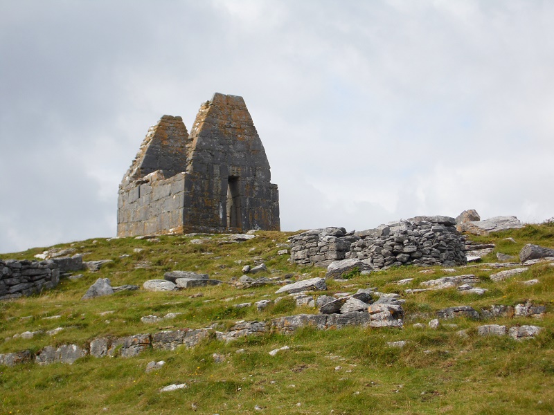Teampall Bheanáin Inishmore (Inis Mór) Îles d'Aran (Oileáin Árann