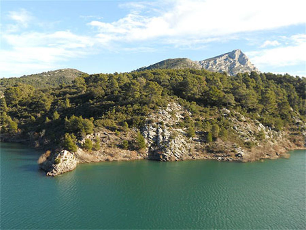 Lac de Bimont et Sainte Victoire