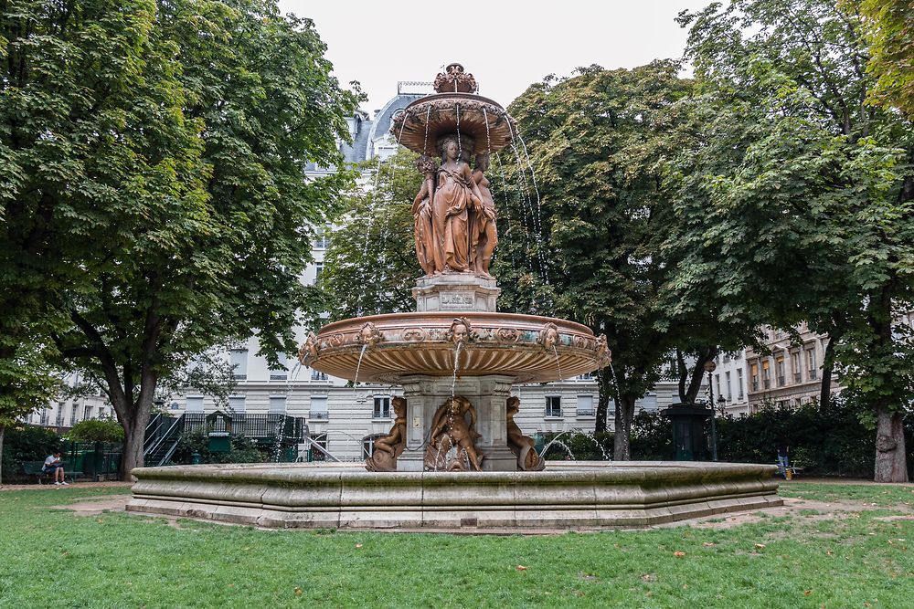 Fontaine Louvois de Louis Visconti (1844)