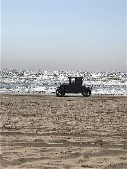 Old car on Pismo