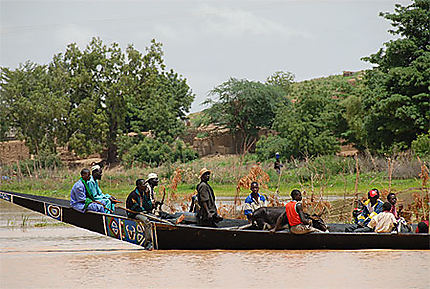 Traversée du fleuve Niger