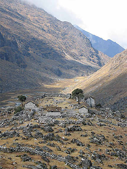 Un village dans la Cordillera Real