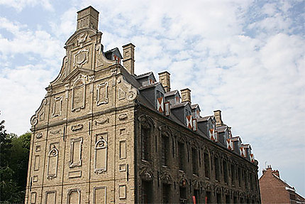 Musée municipal (ancien Mont de Piété)