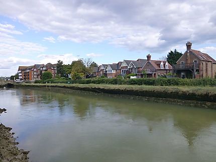 Maisons anglaises en bord de rivière
