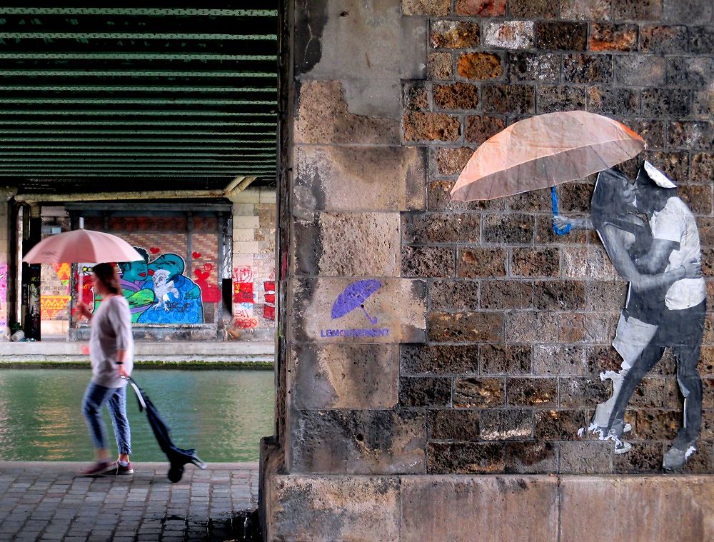 Les parapluies roses