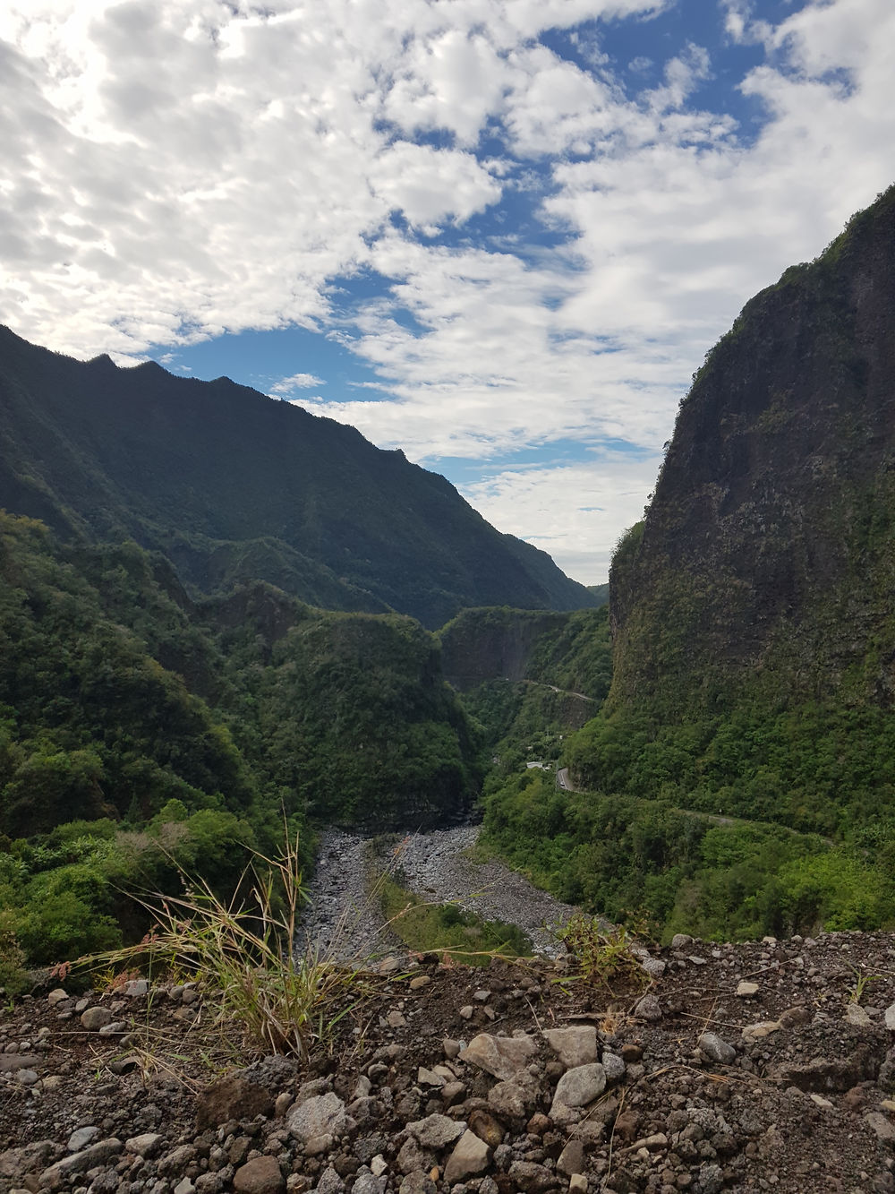 Début de la route aux 400 virages, Cilaos