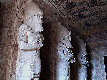 Vue intérieure du grand temple d’Abou Simbel