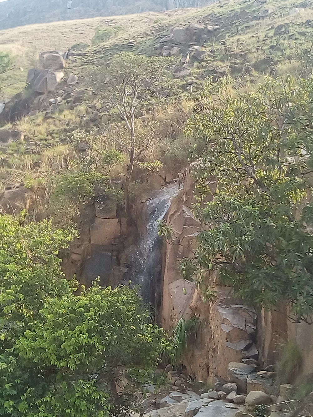 Cascade sur le trajet Manambolo