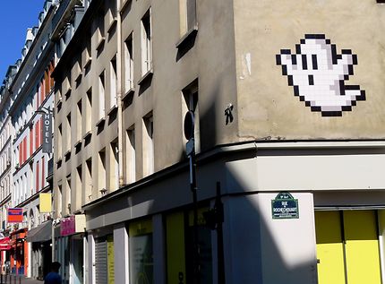 Art street un fantôme à Paris, (Invader)