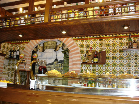 Tapas en Plaza Mayor Tapas en Plaza Mayor
