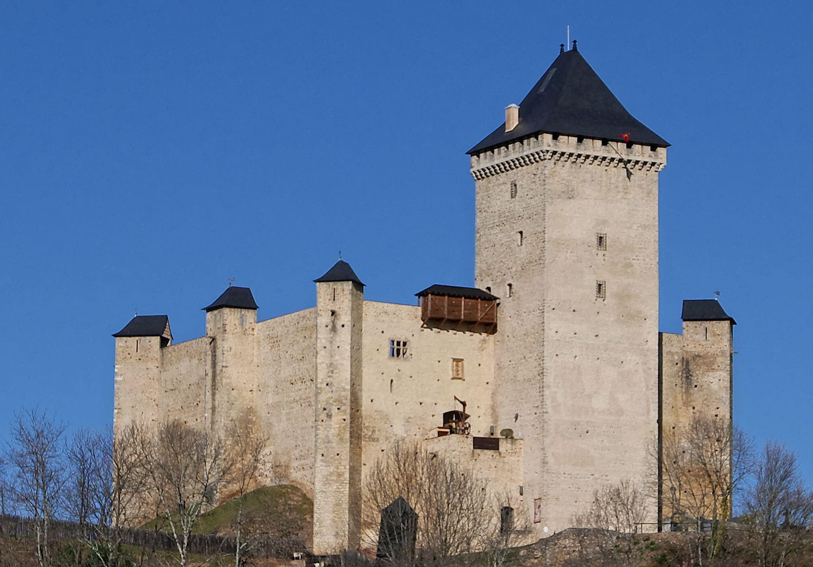 Château fort de Mauvezin restauré Château fort de Mauvezin restauré