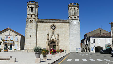 L’église Saint-Jean-Baptiste datant du XIVe siècle