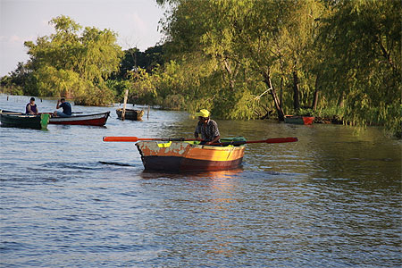 Lago Ypacaray Lago Ypacaray