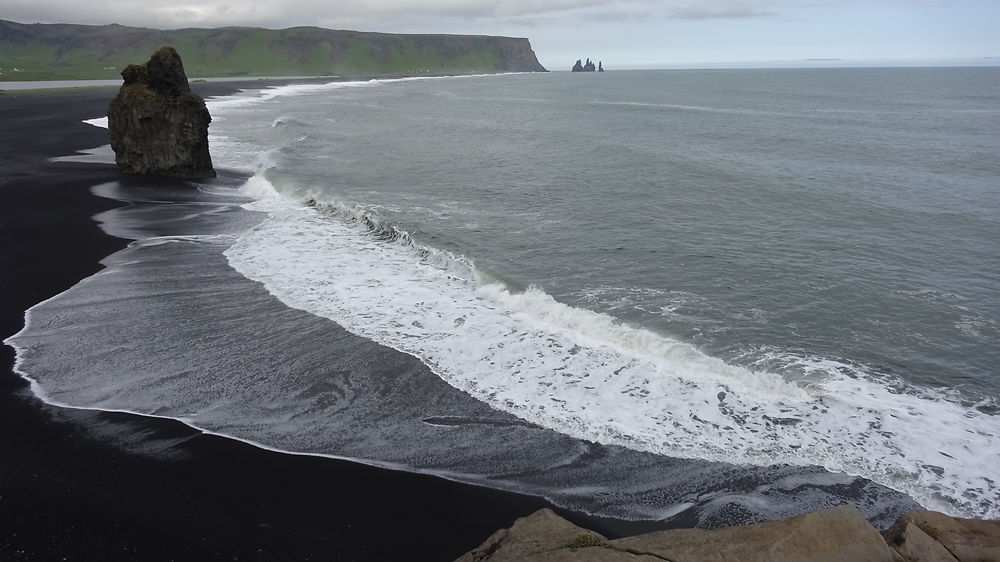 Plage de sable noir