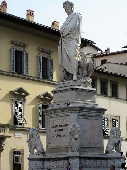 Statue de Dante Alighieri à Florence