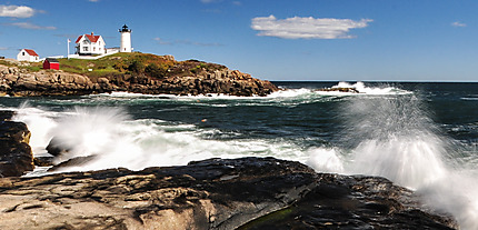 "Splash on the rocks", Nubble lighthouse