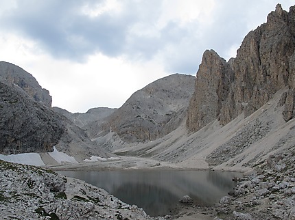 Lac d'Antermoia (2495 m)
