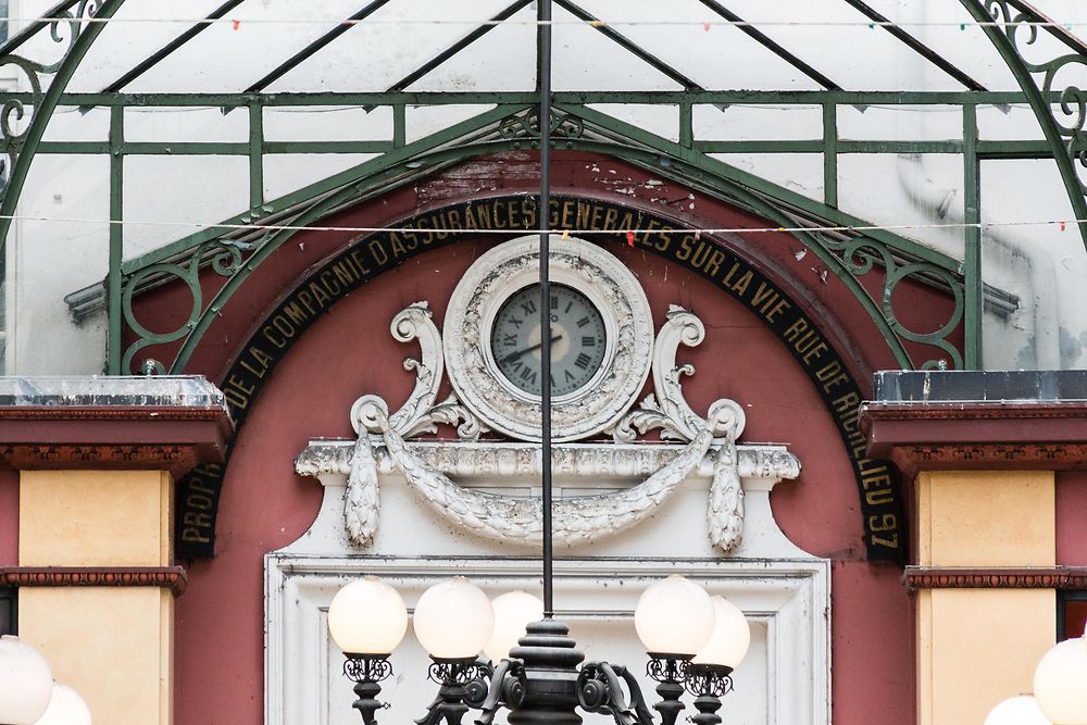 La jolie horloge du Passage des Princes